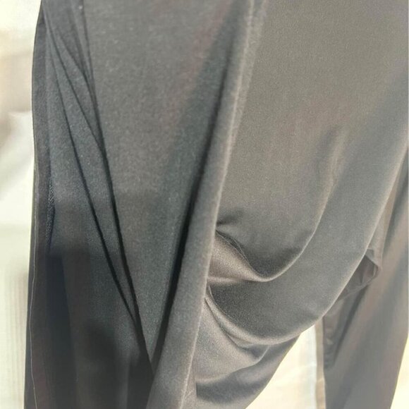 Men’s collared lightweight king sleeve golf shirt. Black. Men’s size medium. - Picture 7 of 7